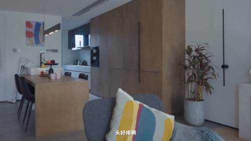 完蛋我被美女包围了手游官方版截图3